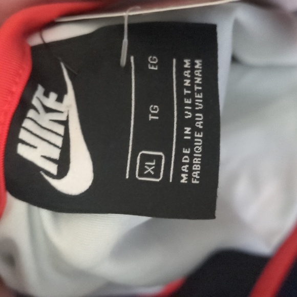 Nike Women Tropical Parrot Hyper Femme Cropped Tank Top Black Red 0224 - Picture 16 of 16